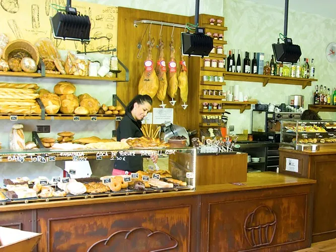 La botiga i cafeteria de Paco’s Rústic