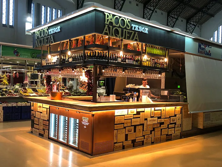 La barra de la Tasca Paco’s al Mercat Central